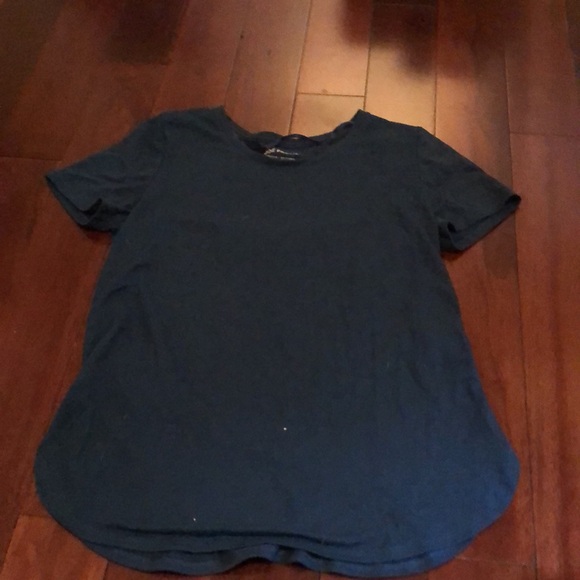 2 joe fresh boyfriend Ts like new. Size XS. 1 grey 1 blue - Picture 3 of 4